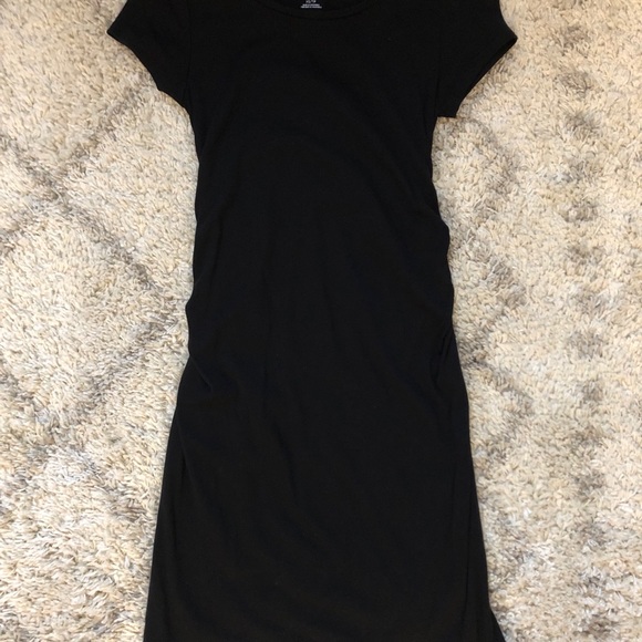 Liz Lange Maternity Short Sleeve Dress - Picture 2 of 2